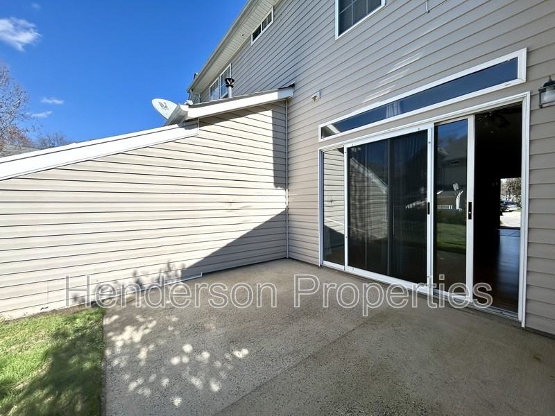 1513 Sylvia Ct - Photo 3 of 5