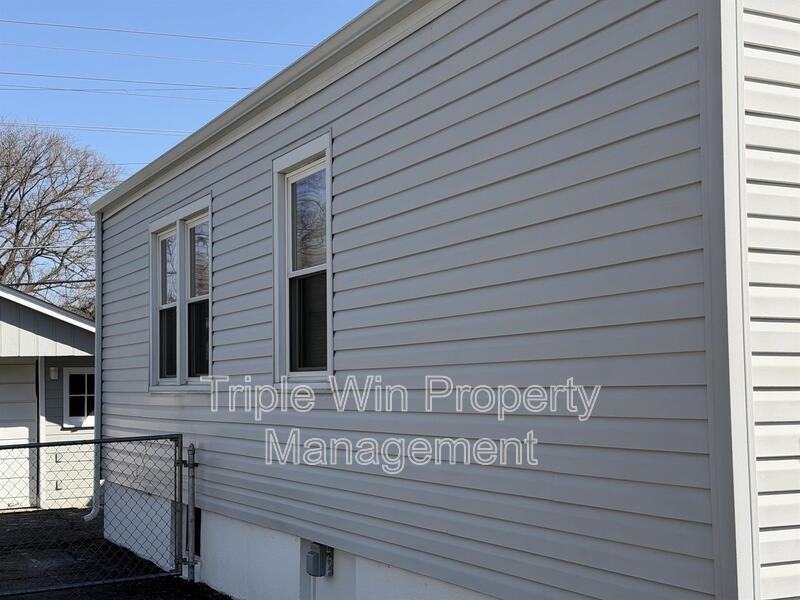 8015 Aline Ave - Photo 3 of 24