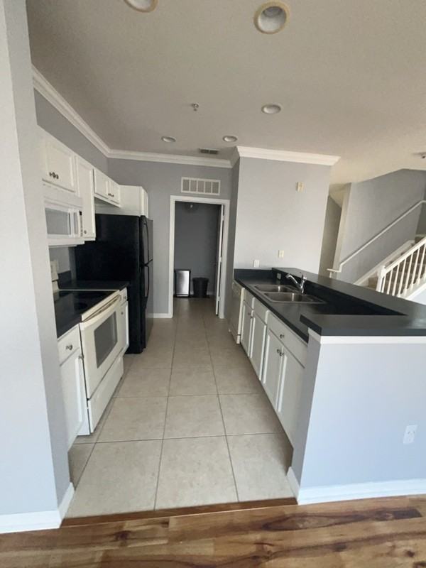 2550 Grand Central Pkwy #11 - Photo 4 of 30