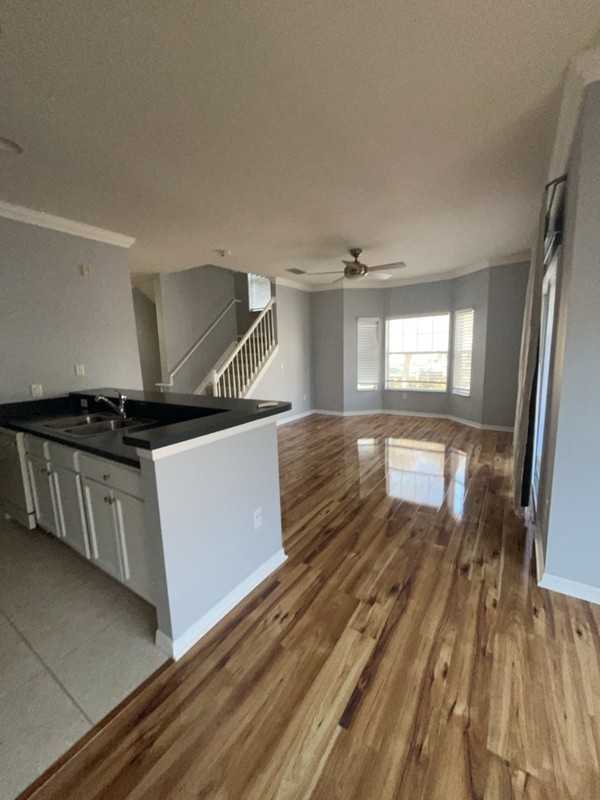 2550 Grand Central Pkwy #11 - Photo 5 of 30