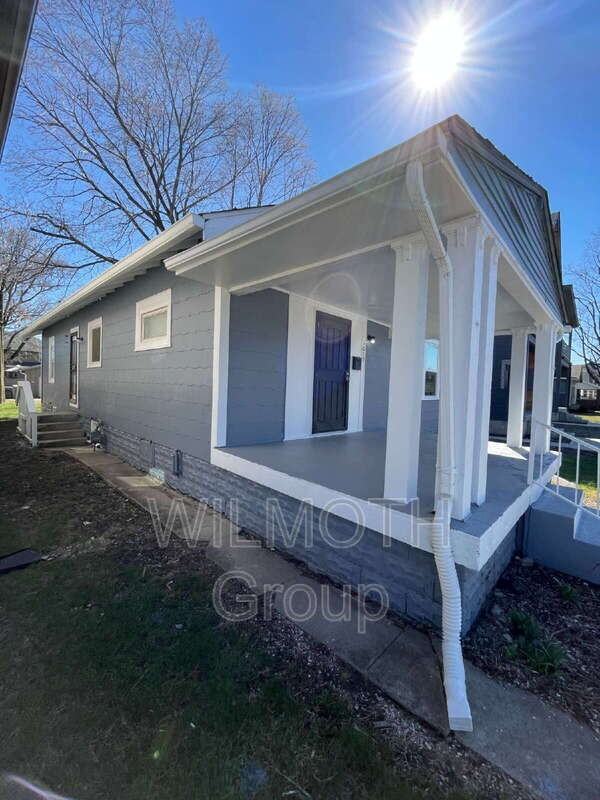 1019 Churchman Ave - Photo 2 of 17