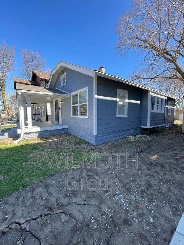 1019 Churchman Ave - Photo 3 of 17