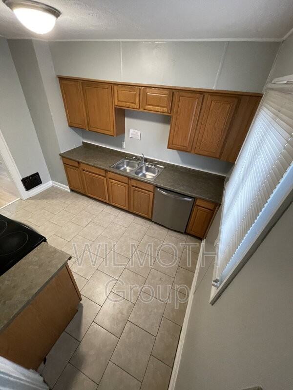 1019 Churchman Ave - Photo 7 of 17