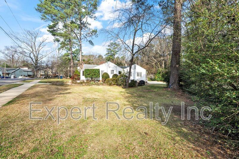 1542 Somerset Dr - Photo 3 of 36