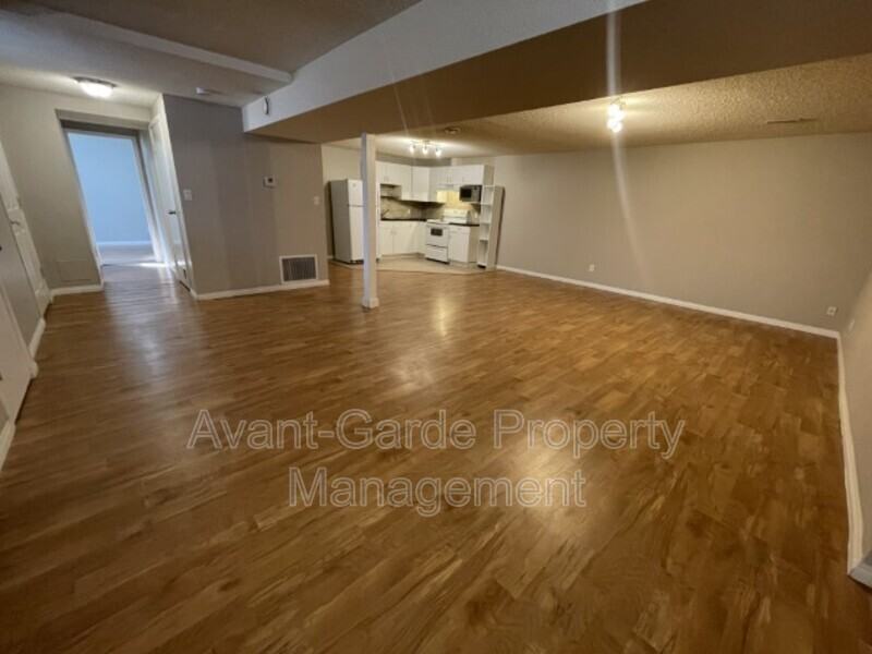 51 Lambert Cres - Photo 3 of 26