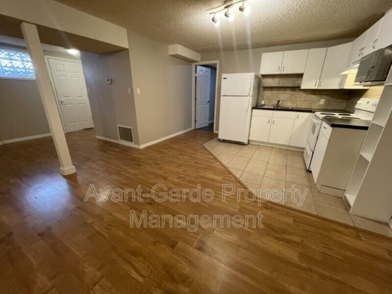 51 Lambert Cres - Photo 5 of 26