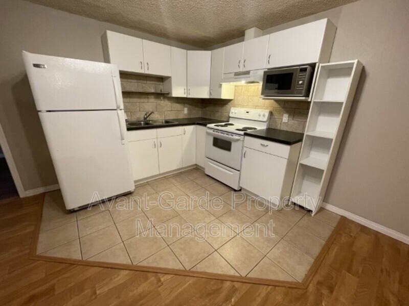 51 Lambert Cres - Photo 7 of 26