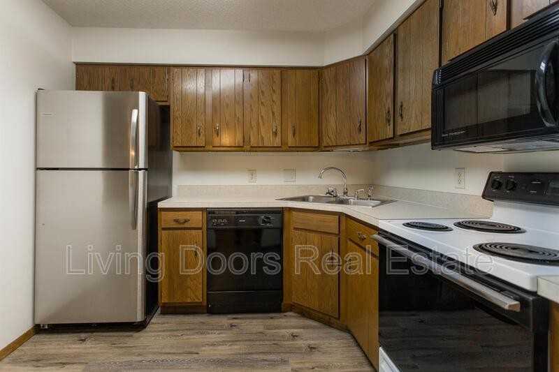 1935 N Lincoln Ave #408 - Photo 3 of 20