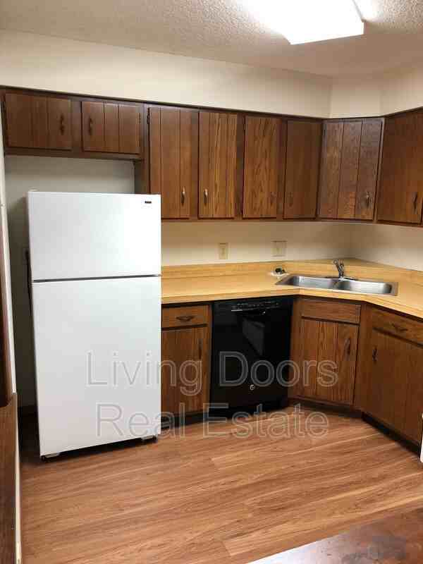 1935 N Lincoln Ave #104 - Photo 2 of 8