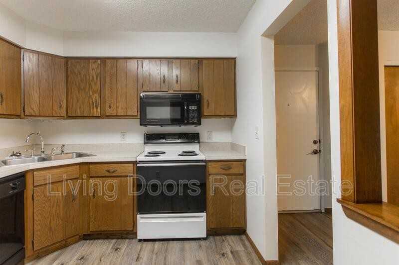 1935 N Lincoln Ave #110 - Photo 2 of 20