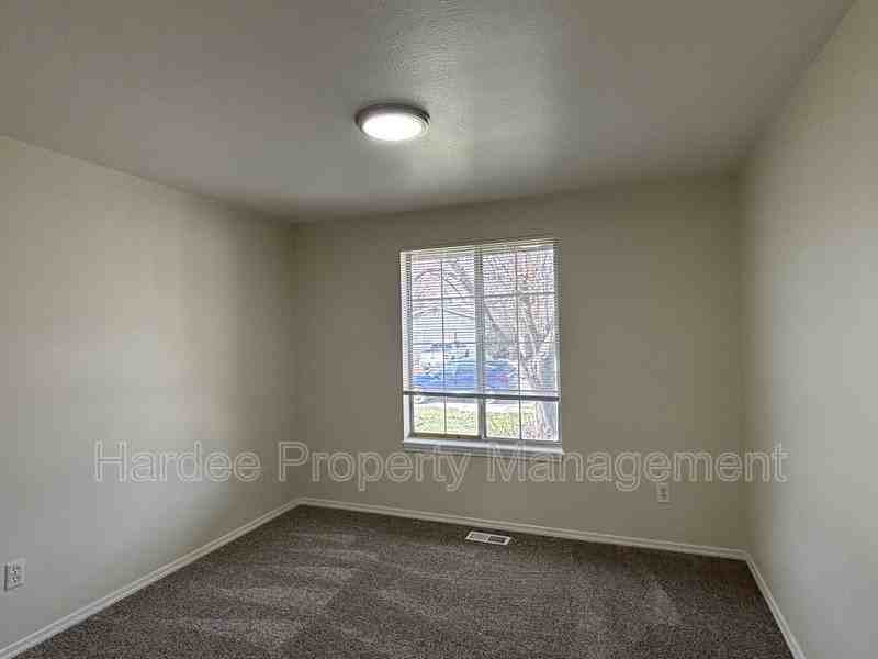 3248 S Cadet Ave - Photo 7 of 20