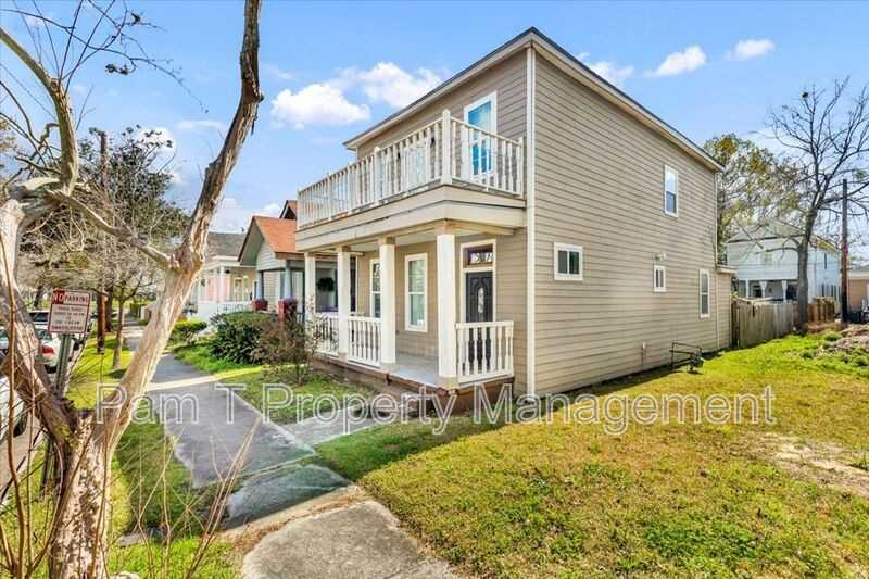 513 E 33rd St - Photo 2 of 40