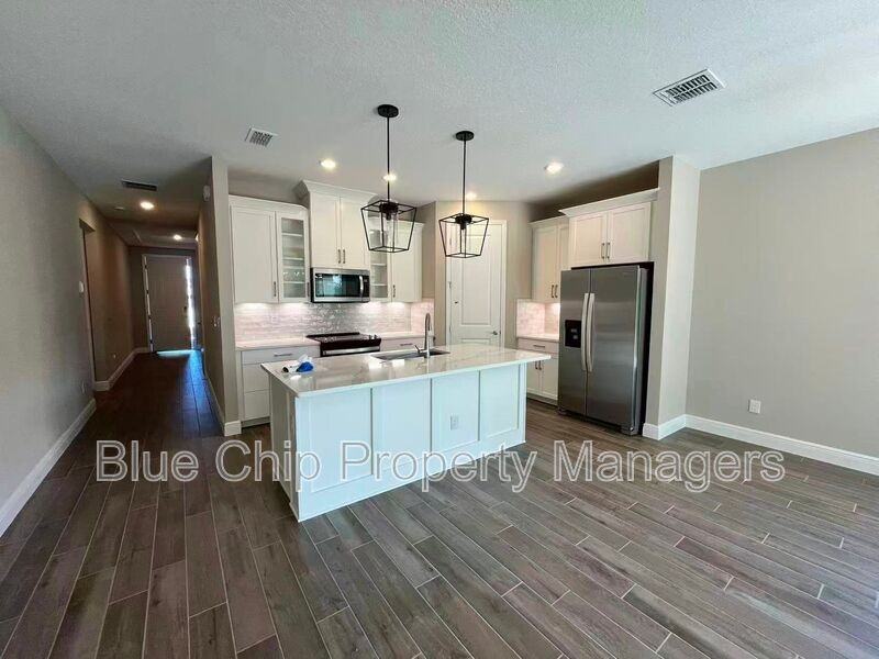 368 Birkdale Dr - Photo 2 of 11