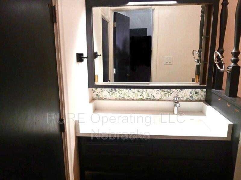 120 N 6th St #10 - Photo 4 of 23