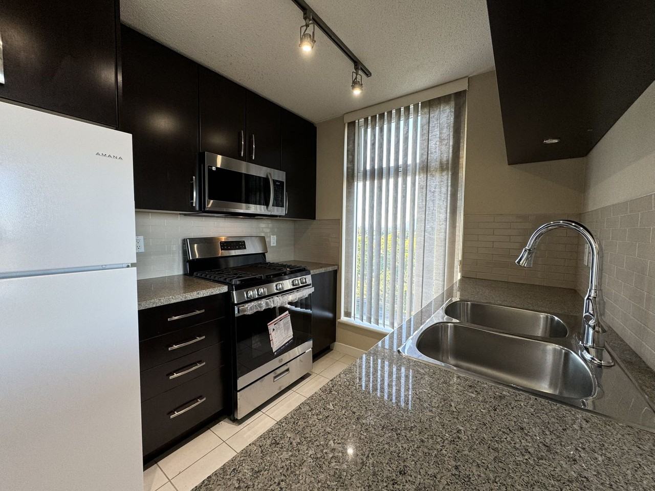 5001 Kwantlen St - Photo 4 of 15