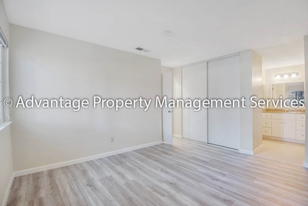 106 Compton Cir #B - Photo 4 of 15