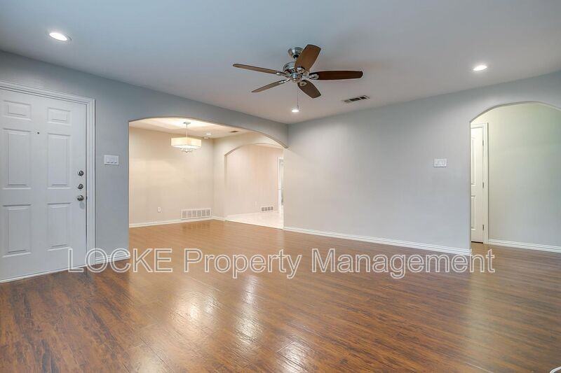 902 Churchill Rd - Photo 2 of 16