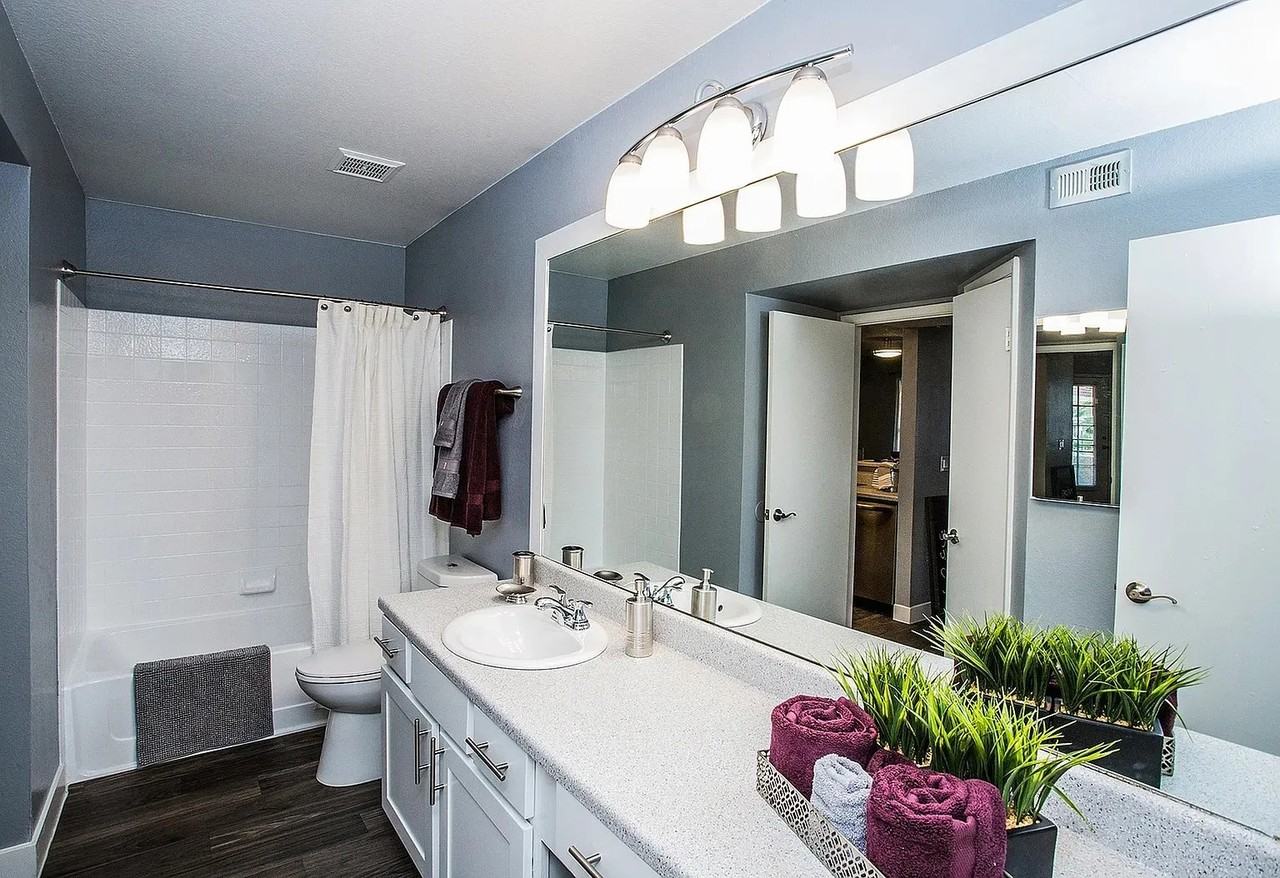 1700 E Viking Rd - Photo 3 of 10