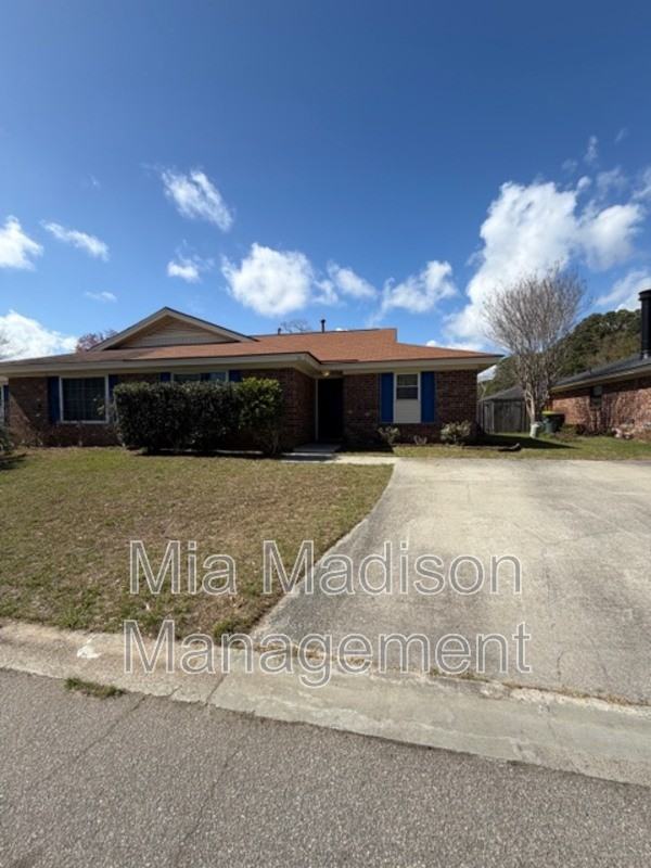 11 Peach Ct - Photo 2 of 17