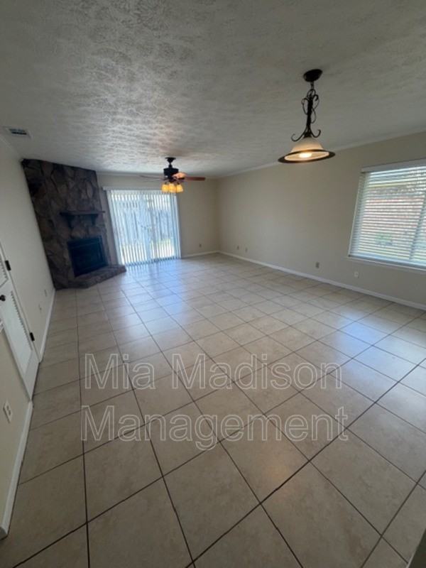 11 Peach Ct - Photo 3 of 17