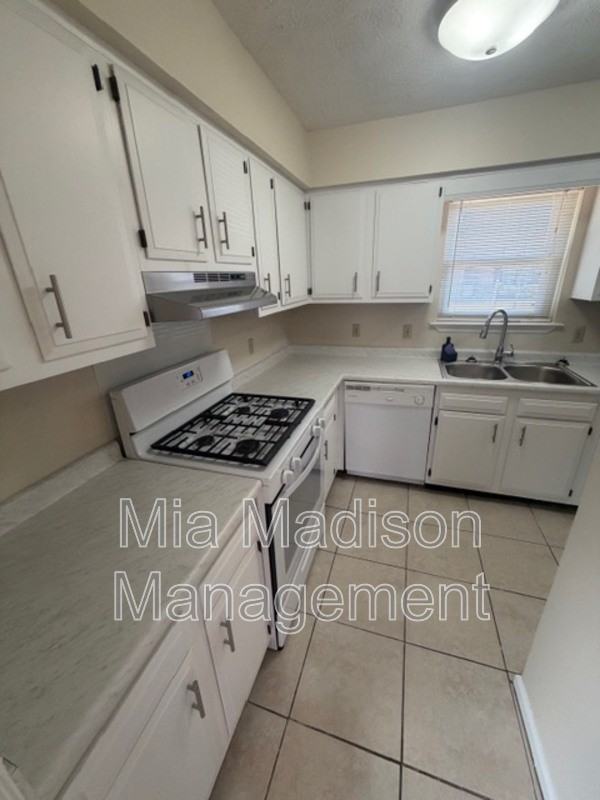 11 Peach Ct - Photo 5 of 17