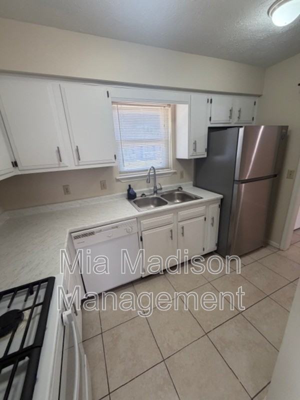 11 Peach Ct - Photo 6 of 17