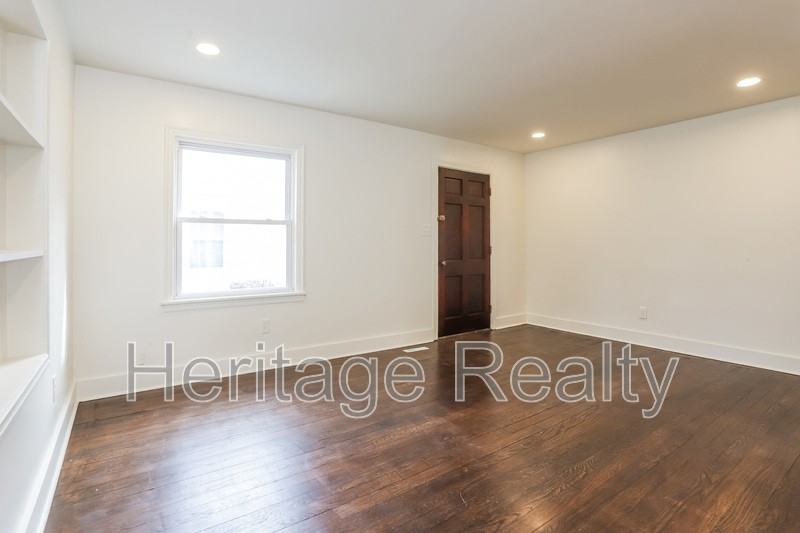 921 Shamrock Ave - Photo 3 of 5