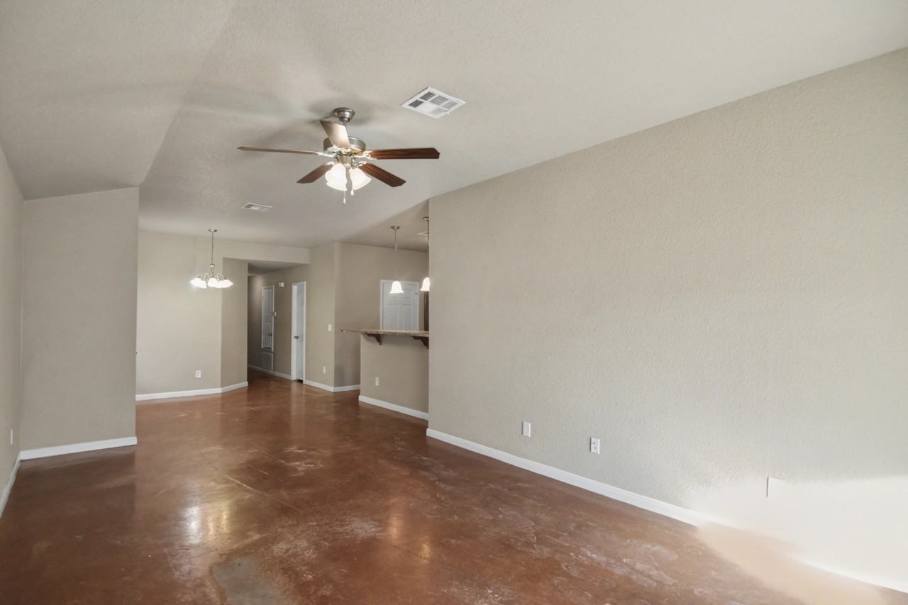 1423 Hopi Trl - Photo 5 of 13