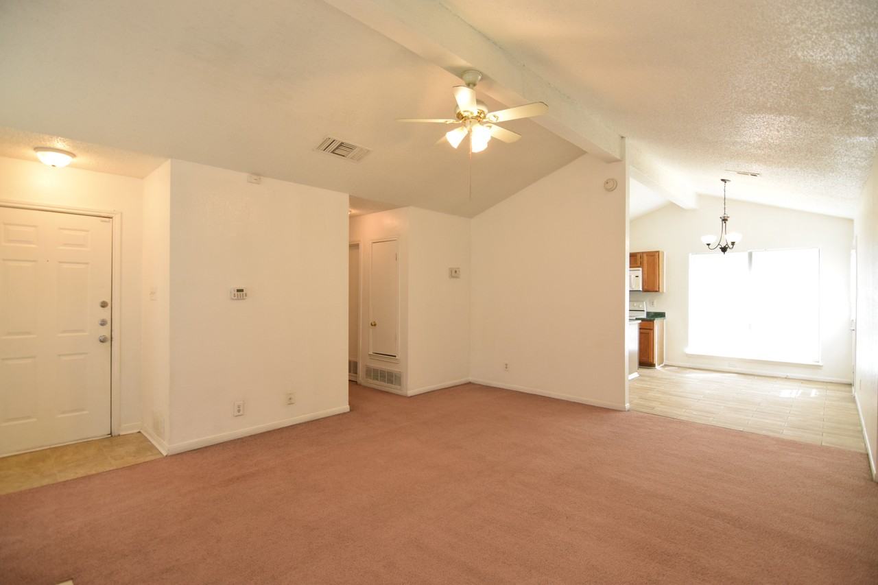 2604 Woodlands Dr - Photo 6 of 18