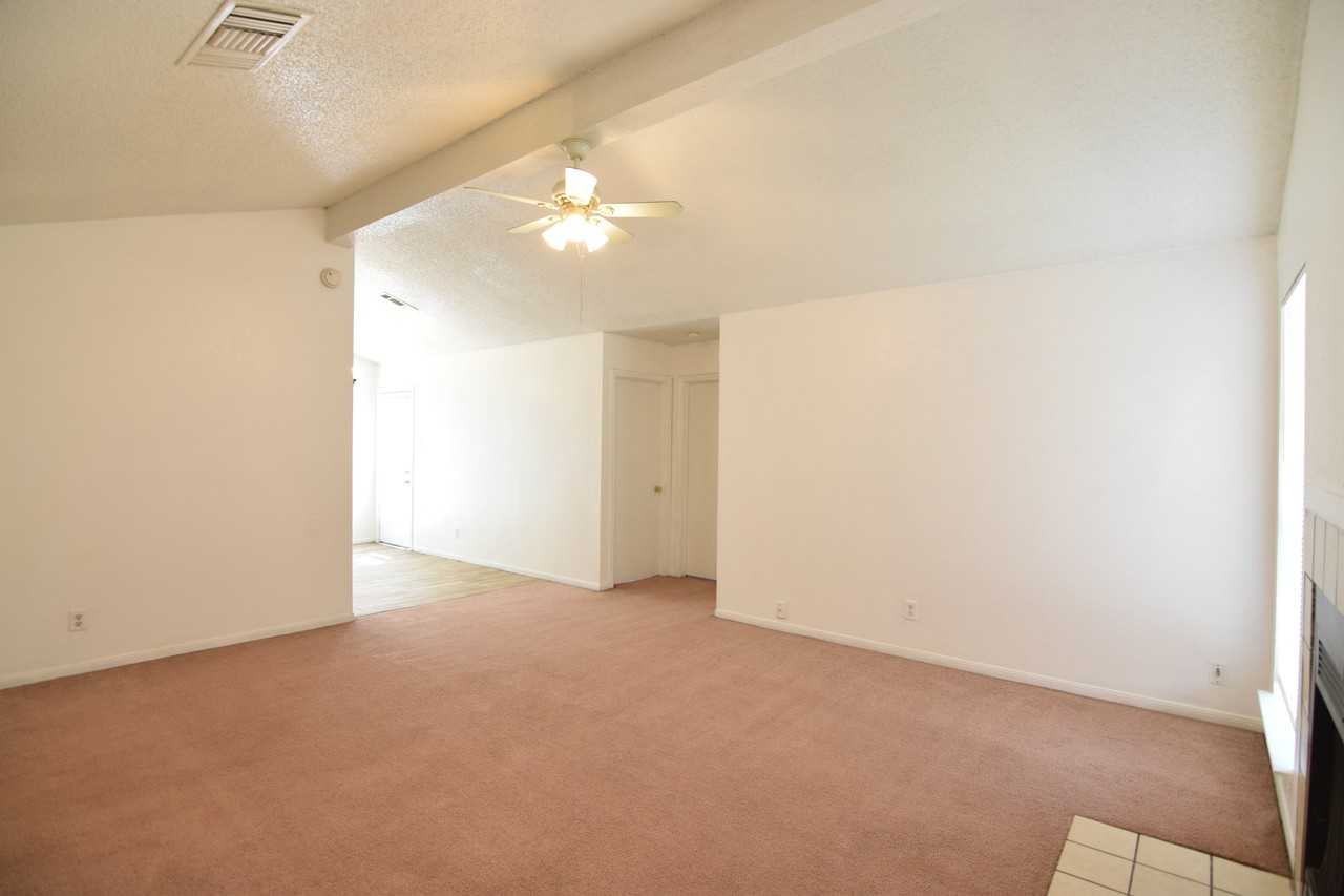 2604 Woodlands Dr - Photo 7 of 18