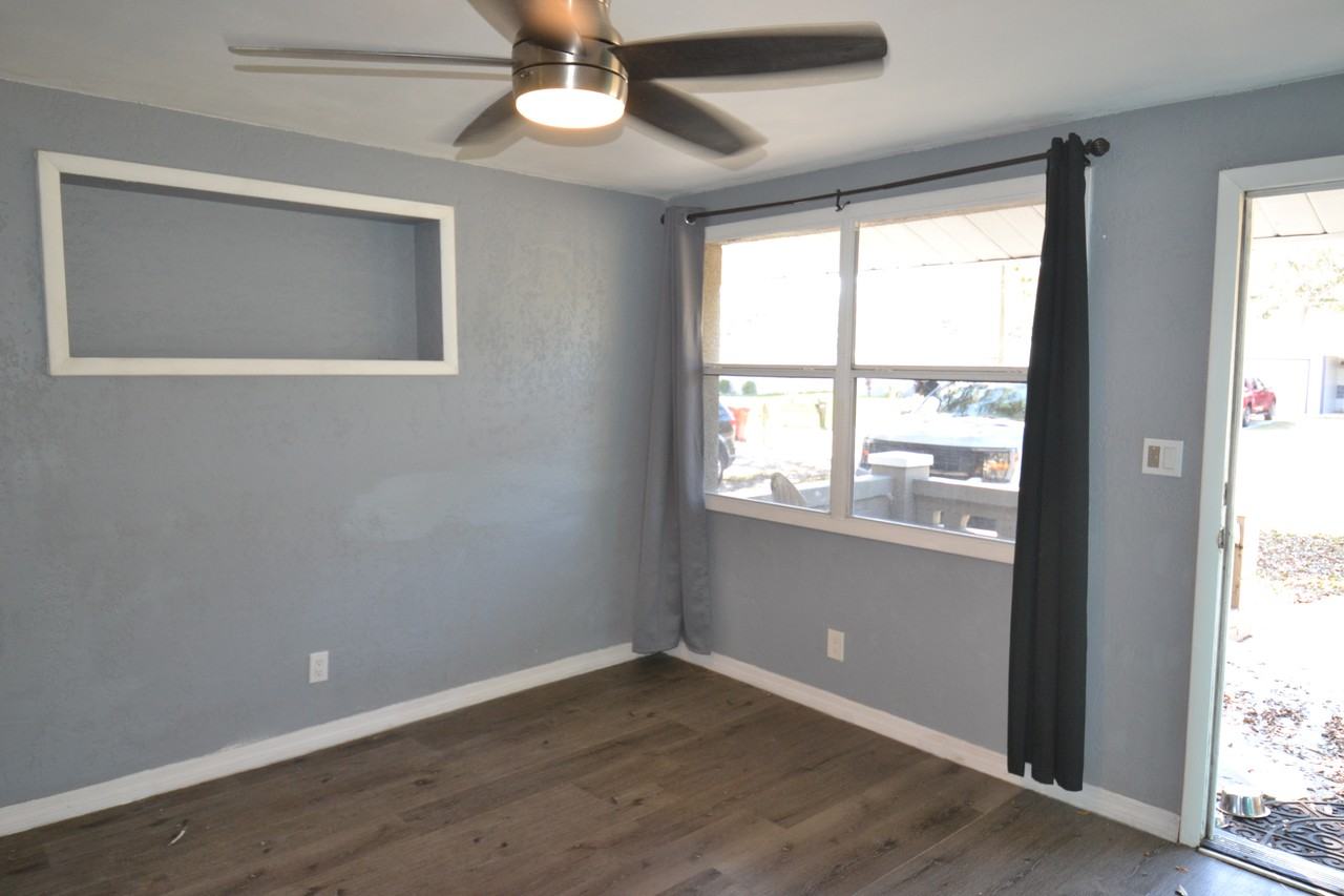 11465 92nd St - Photo 4 of 50