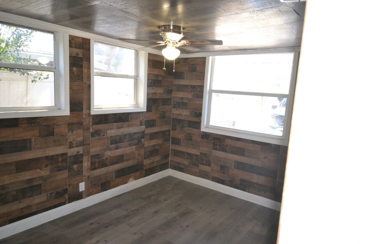 11465 92nd St - Photo 7 of 50