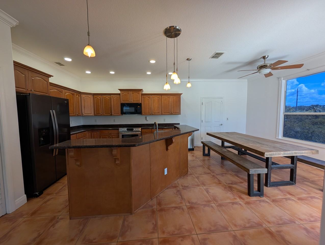 7436 Islander Ln - Photo 7 of 27