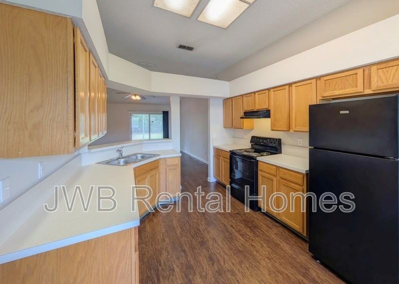 8564 Mayall Dr - Photo 4 of 19