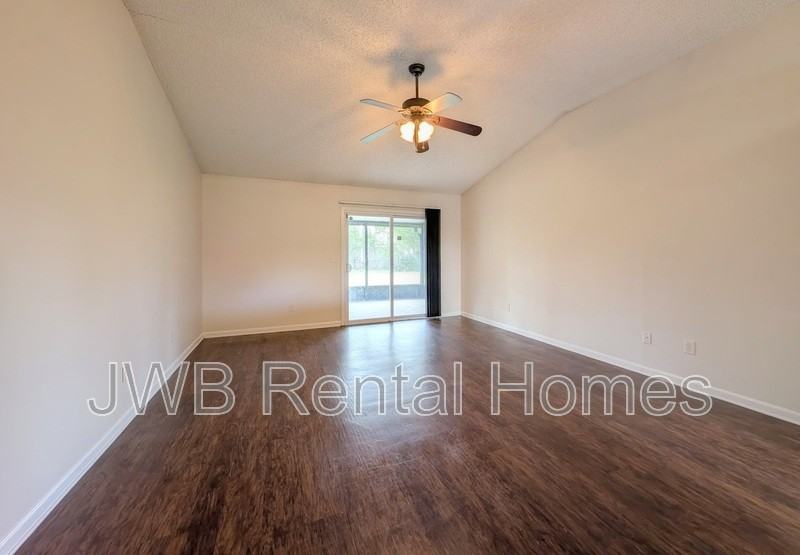 8564 Mayall Dr - Photo 5 of 19