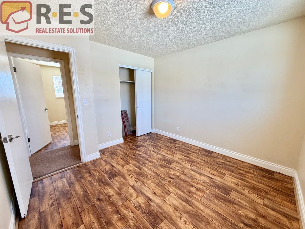 811 S Chestnut St - Photo 7 of 12