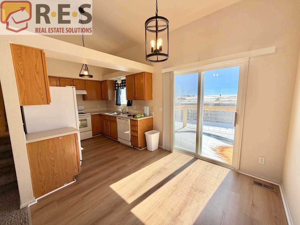 34089 Overland Loop - Photo 3 of 16