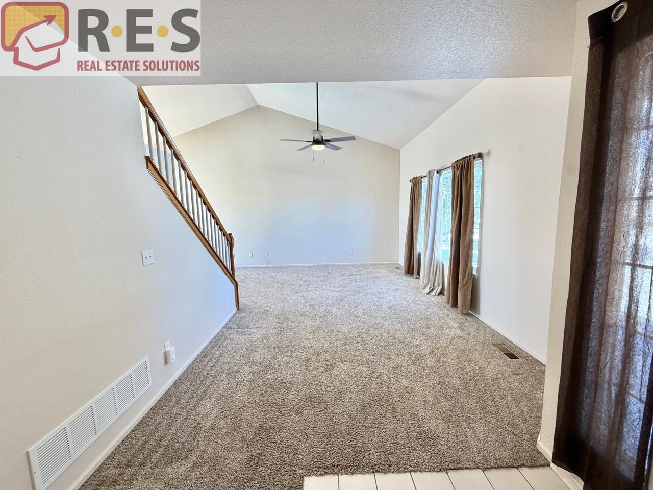 34089 Overland Loop - Photo 4 of 16