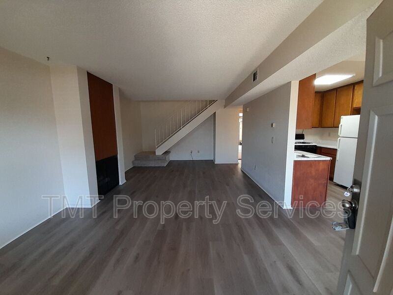 1180 Sumner Pl #B - Photo 2 of 18