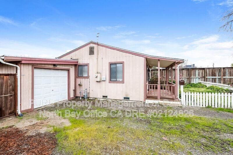 1426 Olive St - Photo 3 of 23