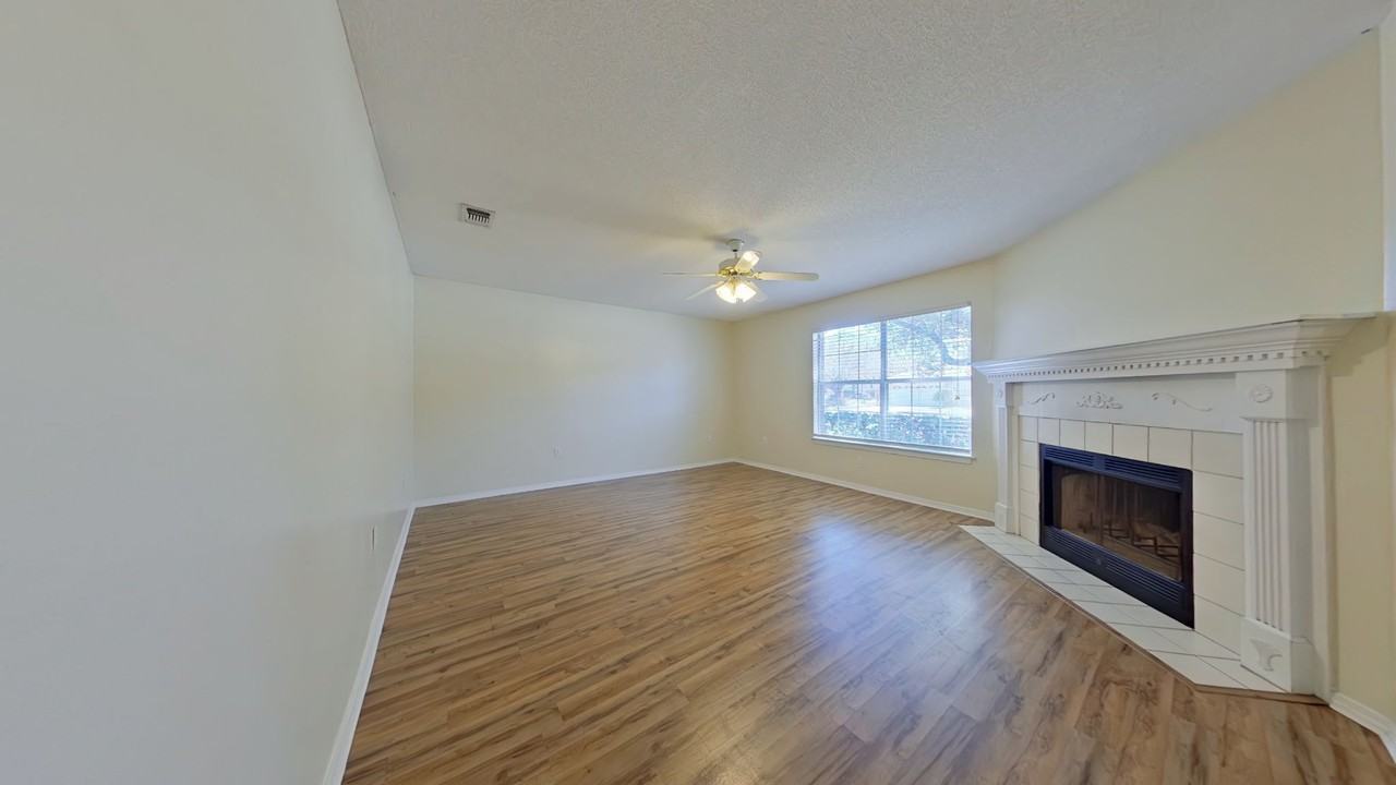 2195 Opal Ct - Photo 3 of 15