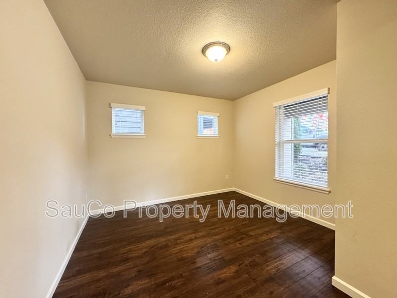 7637 Nw 170th Ave - Photo 6 of 29