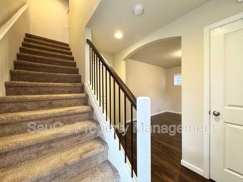 7637 Nw 170th Ave - Photo 7 of 29