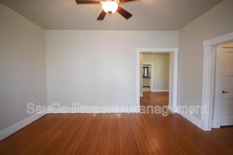 2065 Sw Park Ave - Photo 4 of 13