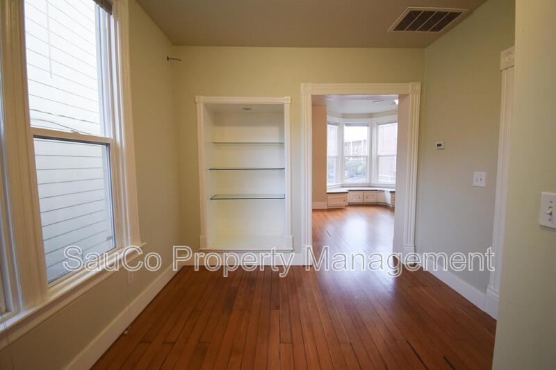 2065 Sw Park Ave - Photo 5 of 13