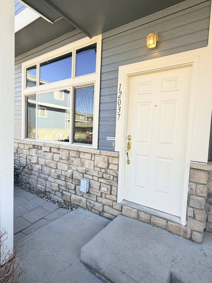 12037 Monaco St - Photo 3 of 45