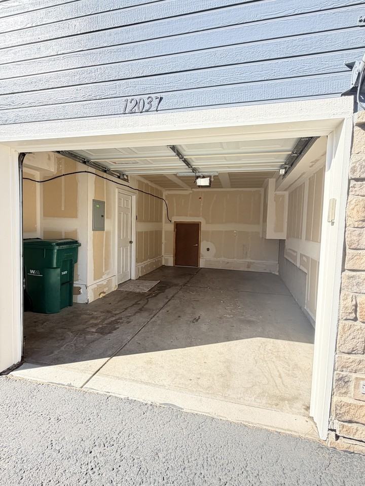 12037 Monaco St - Photo 6 of 45