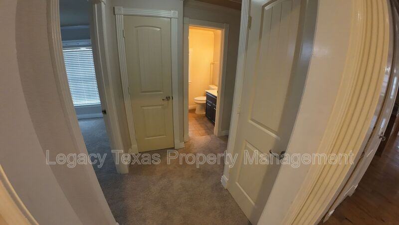 414 Woodard Ave - Photo 4 of 16