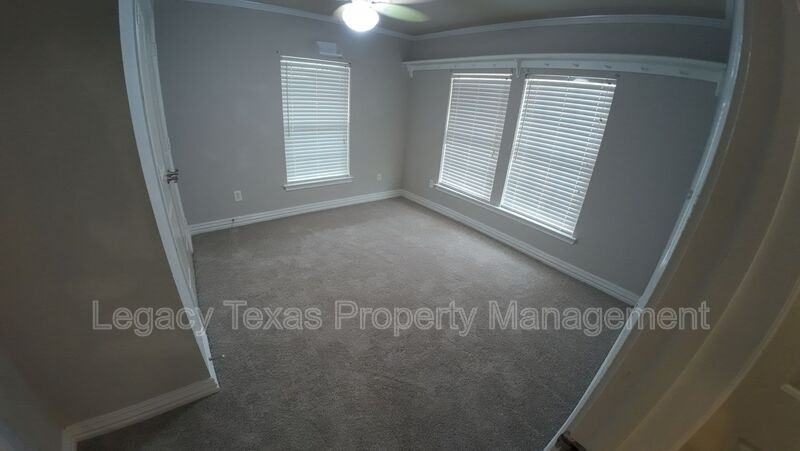 414 Woodard Ave - Photo 5 of 16