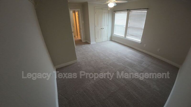 414 Woodard Ave - Photo 7 of 16